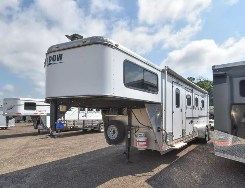 2011 Shadow Trailers 3 HORSE SLANT OVERNIGHTER Horse Trailer