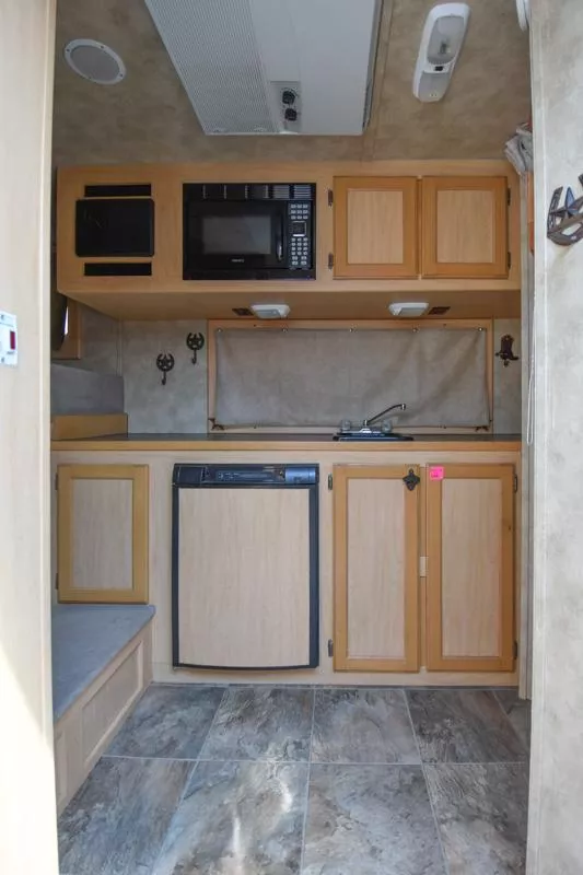 used Horse Trailers Shadow Trailers  for sale, in Elk Mound, WI Thumbnail 4
