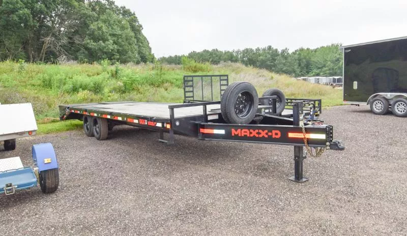 2024 MAXX-D 102X24 W/8000# AXLES  Deckover Trailer