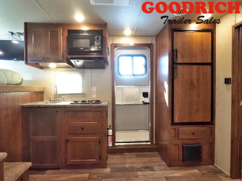 2022 SMC Horse Trailers PATRIOT 8311 W/SLIDE4 Horse Trailer 2022 SMC Horse Trailers PATRIOT 8311 W/SLIDE4 Horse Trailer