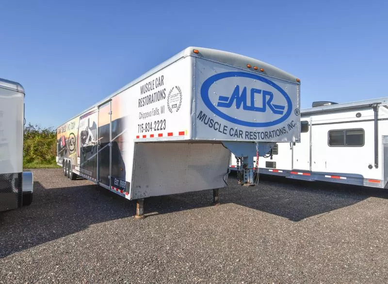 2001 Wells Cargo 48' Gooseneck Car Hauler Car / Racing Trailer