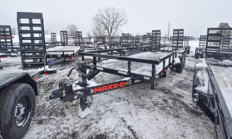 2025 MAXX-D U5X 83X20 Equipment Trailer w/Tube Top Rail Equipment Trailer