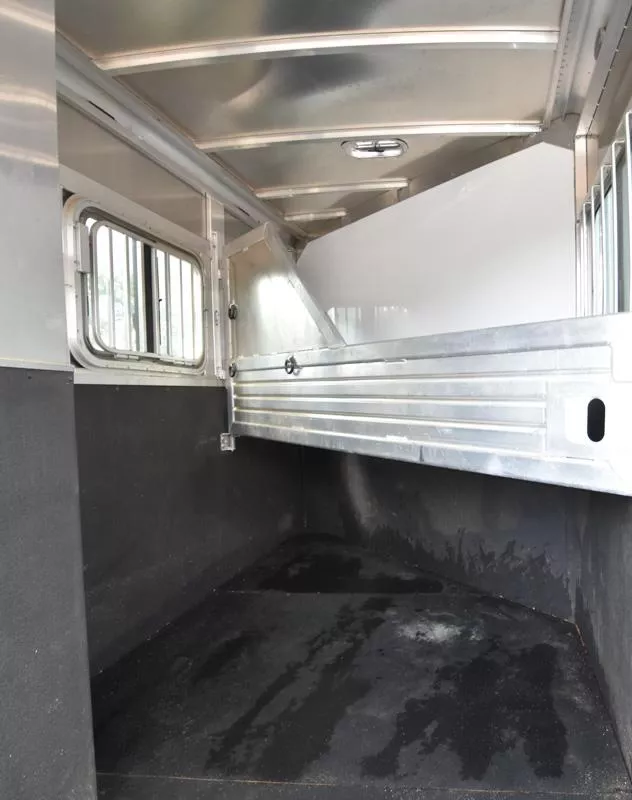 used Horse Trailers Featherlite  for sale, in Elk Mound, WI Thumbnail 4