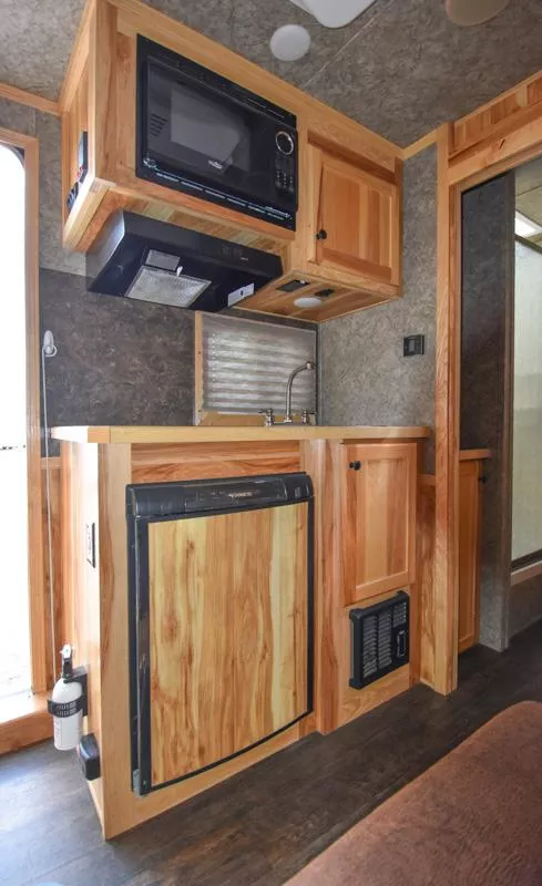 used Horse Trailers Lakota  for sale, in Elk Mound, WI Thumbnail 11