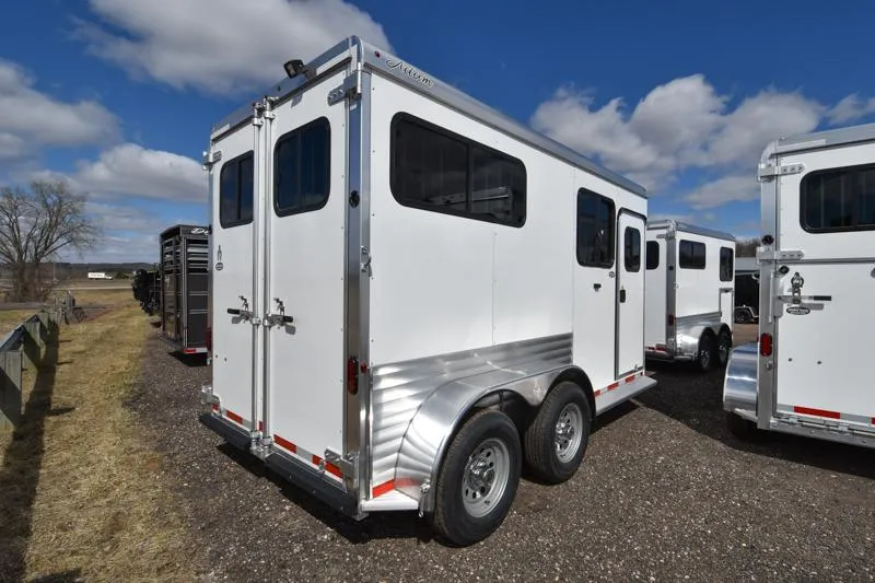 2026 Adam JULITE STRAIGHT WALK THRU W/MANGERS STEP IN Horse Trailer