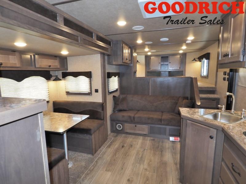 2023 Lakota CHARGER 8413SR Horse Trailer 2023 Lakota CHARGER 8413SR Horse Trailer