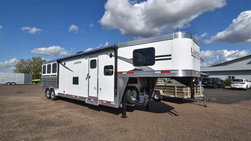 2026 Lakota SOFA W/CORNER LOUNGER FLOOR PLAN Horse Trailer