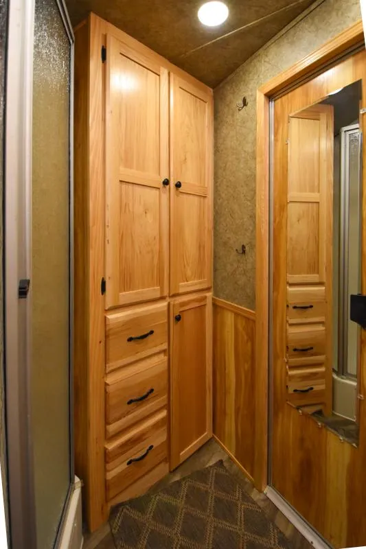 used Horse Trailers Lakota  for sale, in Elk Mound, WI Thumbnail 9