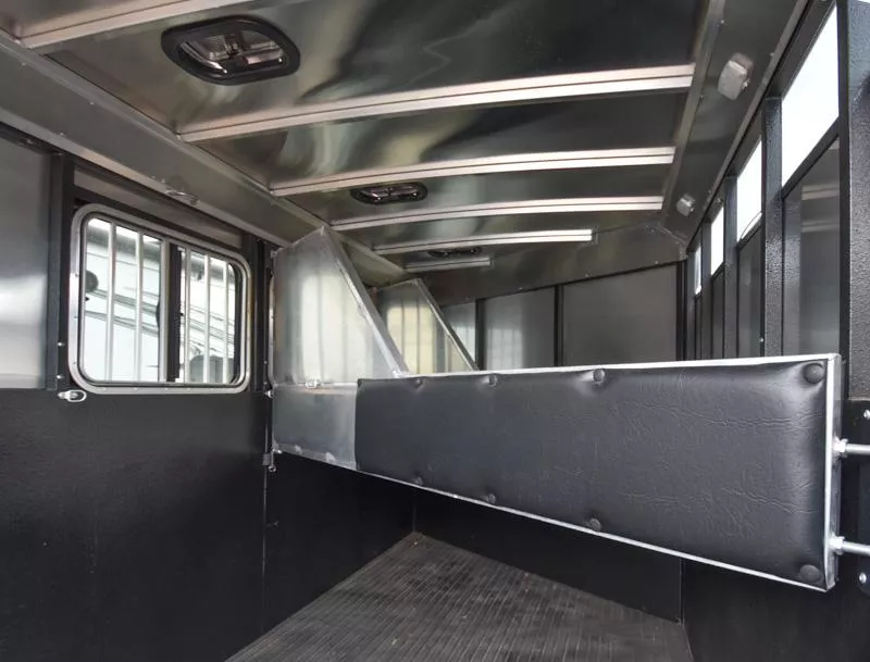 used Horse Trailers Logan Coach  for sale, in Elk Mound, WI Thumbnail 6