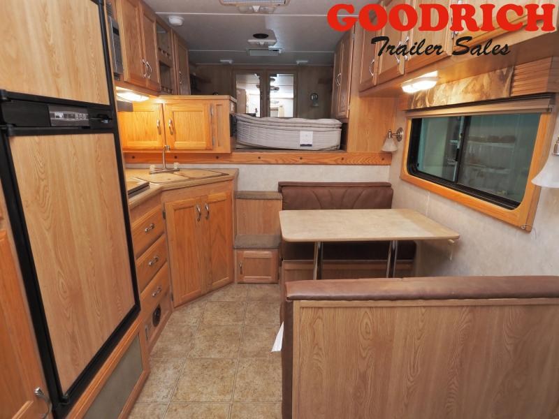2006 Kiefer Built GENESIS 8103 Horse Trailer 2006 Kiefer Built GENESIS 8103 Horse Trailer