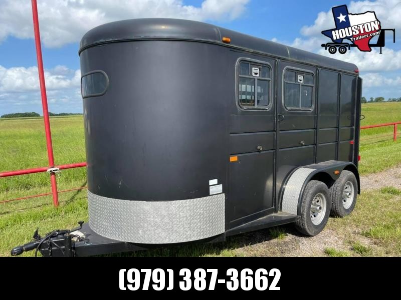 2006 CM 2 Horse Dakota Slant Load Horse Trailer 2006 CM 2 Horse Dakota Slant Load Horse Trailer