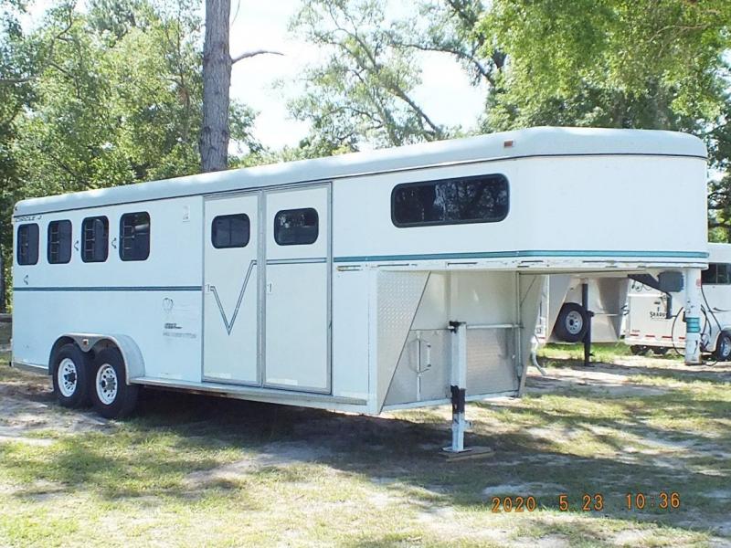 1999 Circle J Trailers 4 Horse Trailer Slant Load Gooseneck w/ Mid Tack Horse Trailer 1999 Circle J Trailers 4 Horse Trailer Slant Load Gooseneck w/ Mid Tack Horse Trailer