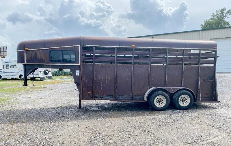 1993 M&R Stock Trailer 16' Box Gooseneck 1993 M&R Stock Trailer 16' Box Gooseneck