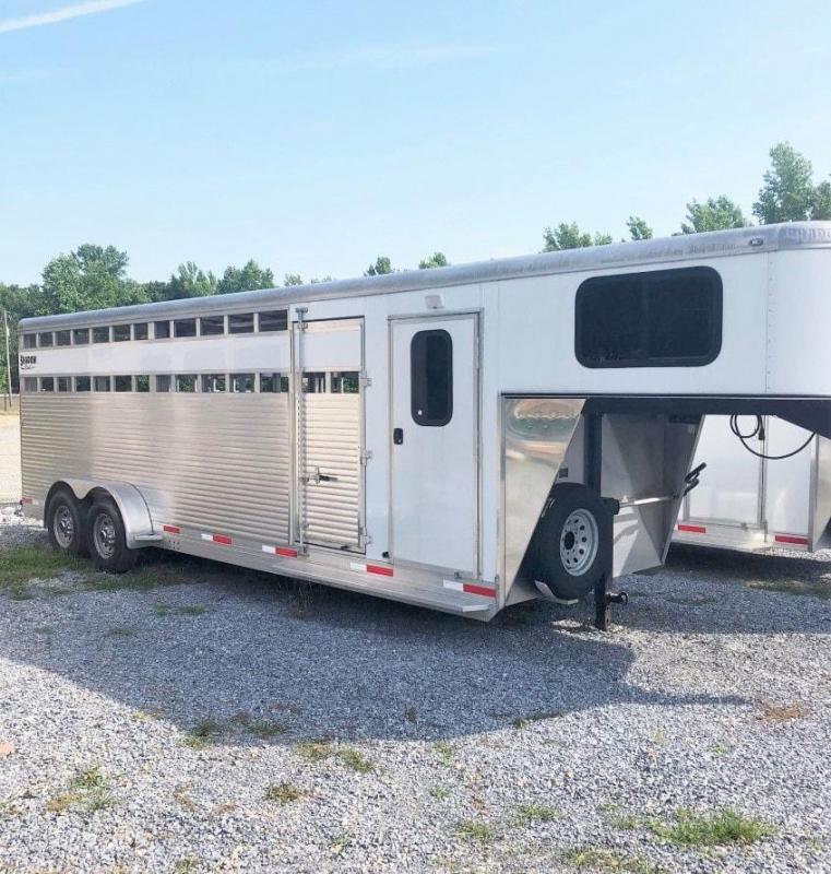 2017 Shadow Stock 24' Gooseneck w/ Large Dressing Room and Escape Door 2017 Shadow Stock 24' Gooseneck w/ Large Dressing Room and Escape Door