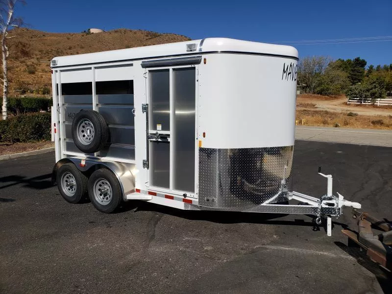 Maverick Trailers 2-H 13' Highside Horse Trailer