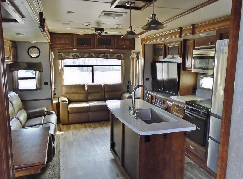 used Fifth Wheel Trailers Heartland RV Bighorn Traveler for sale, in Decatur, IN Thumbnail 11