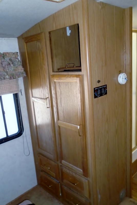 used Camper / RV Fleetwood RV Bounder for sale, in Decatur, IN Thumbnail 15