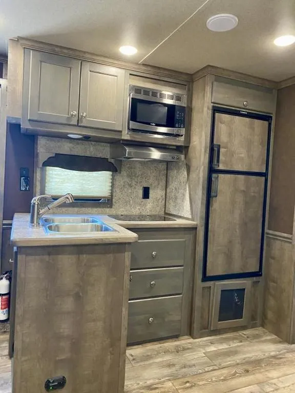 new Horse Trailers Merhow Trailers  for sale, in Galt, CA Thumbnail 9