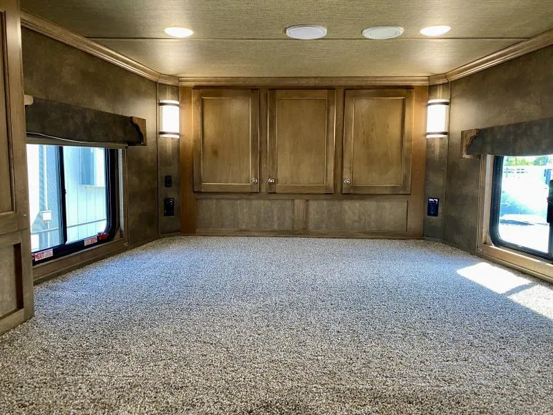 used Horse Trailers Merhow Trailers  for sale, in Galt, CA Thumbnail 5