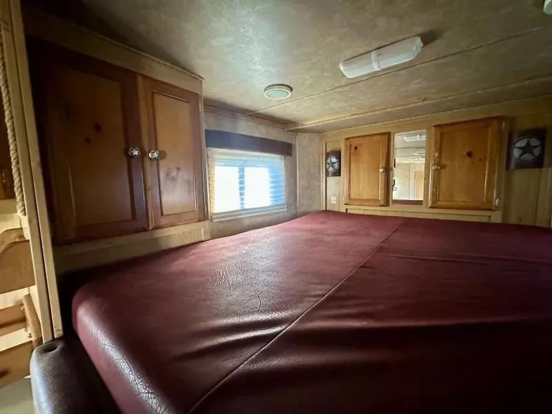 used Horse Trailers Exiss Trailers  for sale, in Galt, CA Thumbnail 19