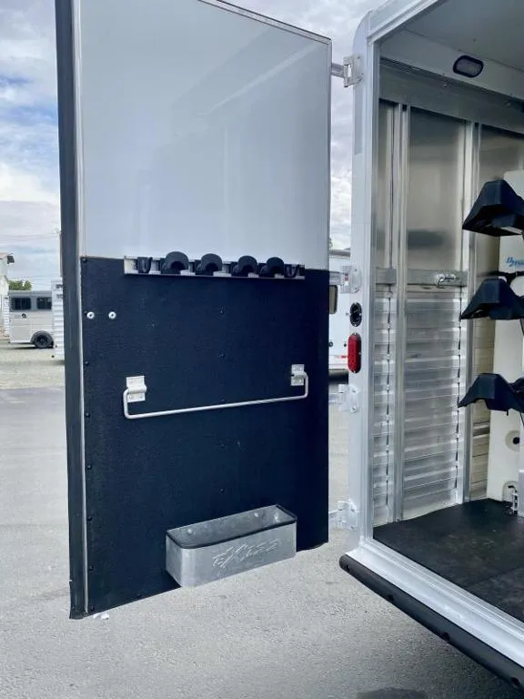 used Horse Trailers Exiss Trailers  for sale, in Galt, CA Thumbnail 23