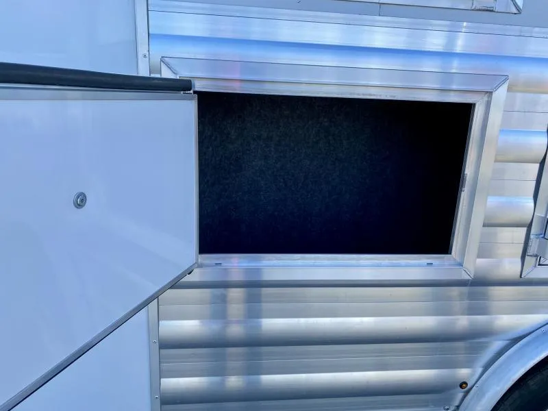 used Horse Trailers Merhow Trailers  for sale, in Galt, CA Thumbnail 25