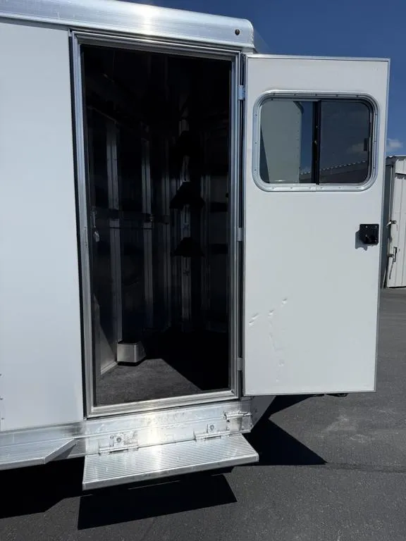 used Horse Trailers Exiss Trailers  for sale, in Galt, CA Thumbnail 15