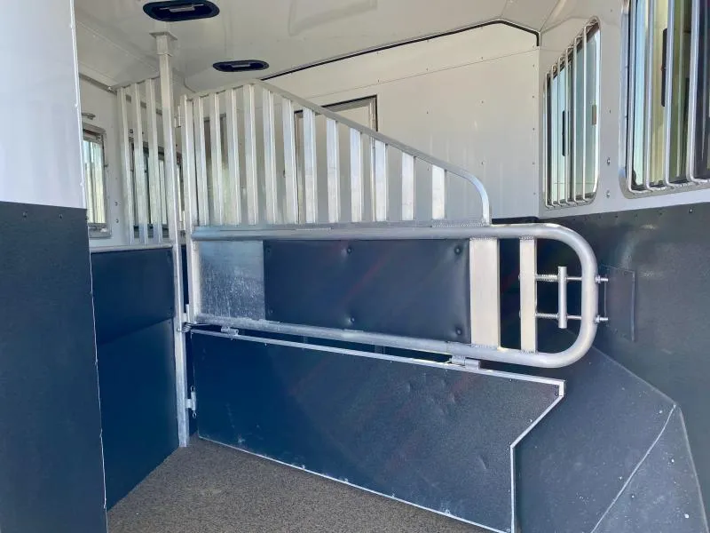 used Horse Trailers Merhow Trailers  for sale, in Galt, CA Thumbnail 19