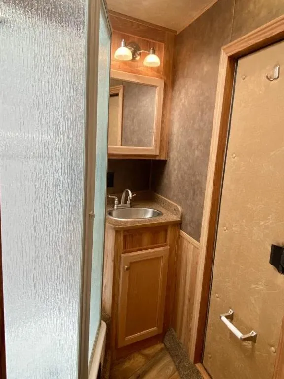 used Horse Trailers Exiss Trailers  for sale, in Galt, CA Thumbnail 15