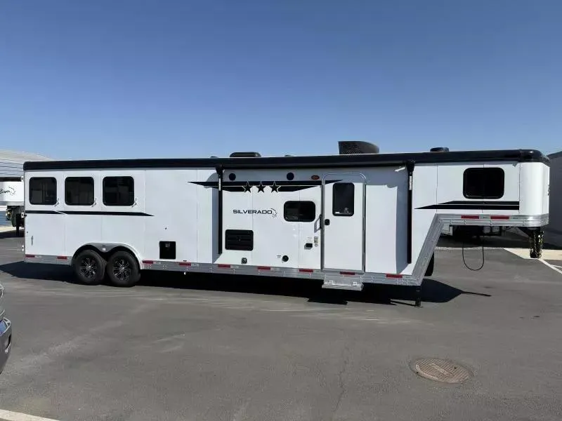 2026 Bison Trailers Silverado 8313B Slide LQ 3 Horse Trailer
