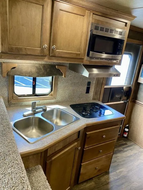 used Horse Trailers Merhow Trailers  for sale, in Galt, CA Thumbnail 7