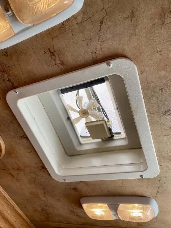 used Horse Trailers Exiss Trailers  for sale, in Galt, CA Thumbnail 16