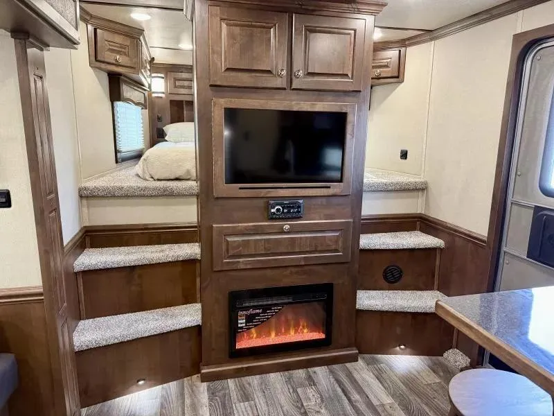 new Horse Trailers Merhow Trailers  for sale, in Galt, CA Thumbnail 7