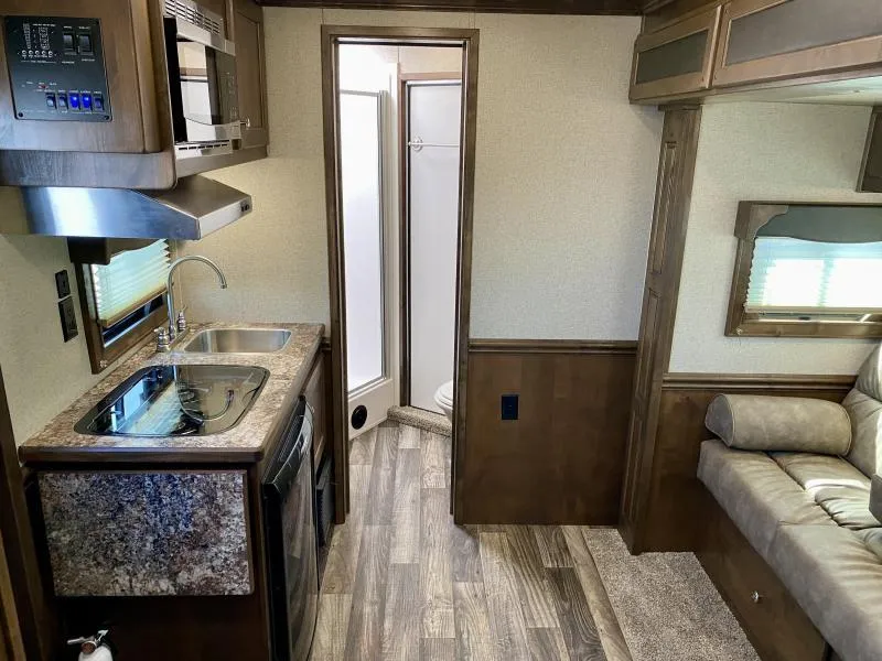 new Horse Trailers Merhow Trailers  for sale, in Galt, CA Thumbnail 9