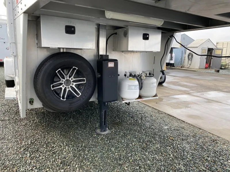 used Horse Trailers Exiss Trailers  for sale, in Galt, CA Thumbnail 3