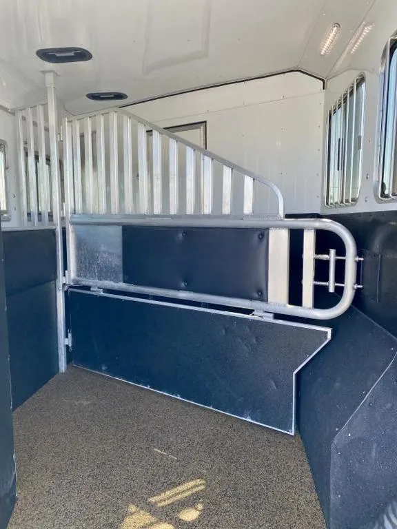 used Horse Trailers Merhow Trailers  for sale, in Galt, CA Thumbnail 18