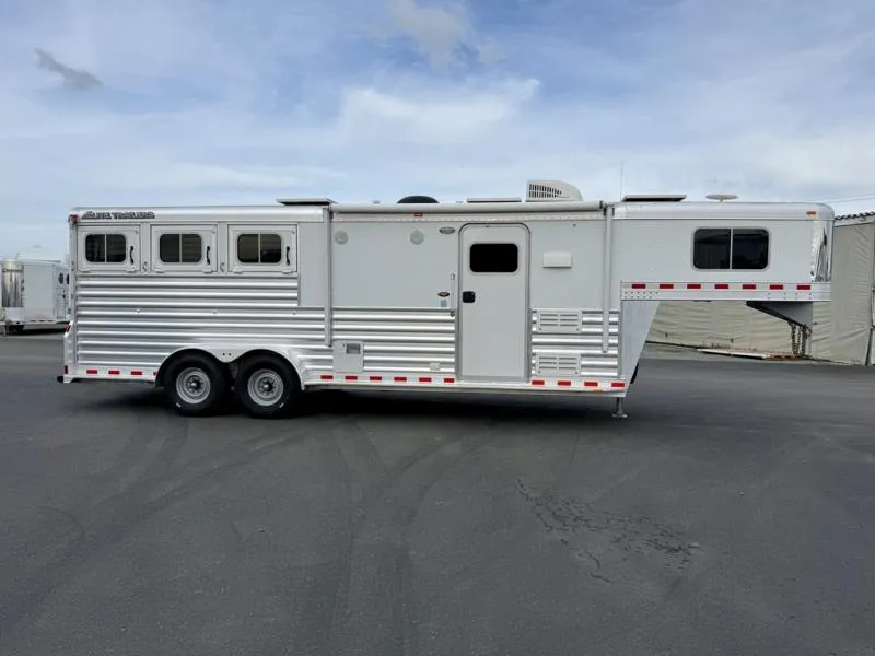 2016 Elite Trailers 3 Horse 8' Outback LQ Trailer