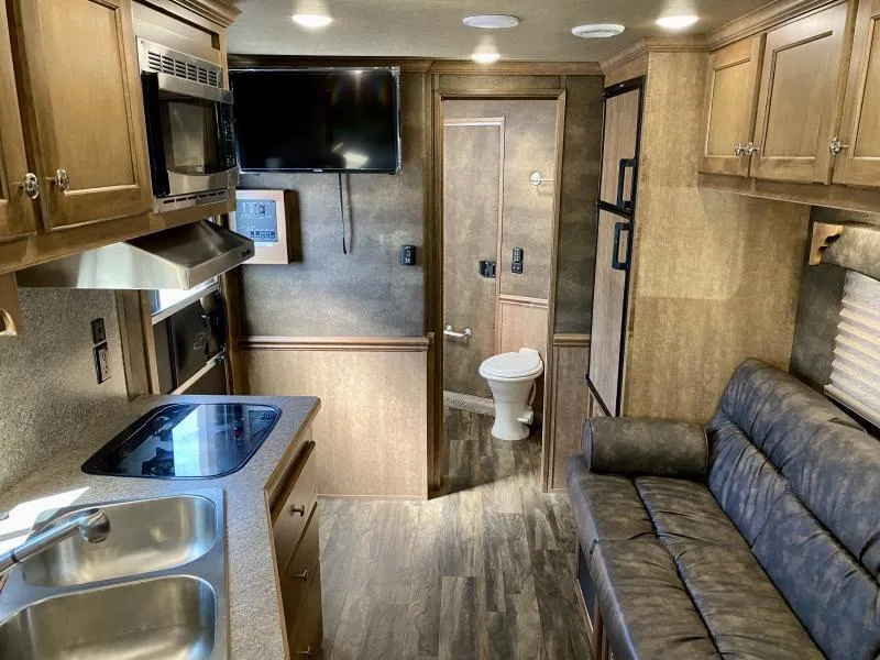 used Horse Trailers Merhow Trailers  for sale, in Galt, CA Thumbnail 6