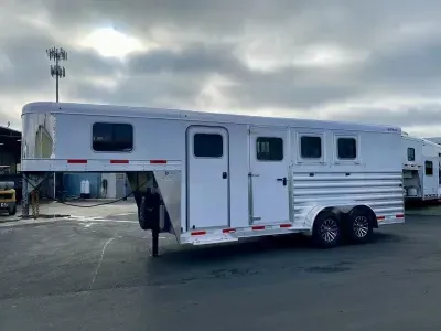 2025 Exiss Trailers 7300 GN 3 Horse Trailer w/ Hydraulic Jack