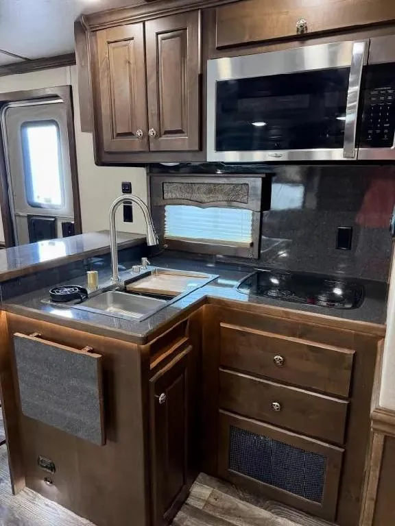 new Horse Trailers Merhow Trailers  for sale, in Galt, CA Thumbnail 27