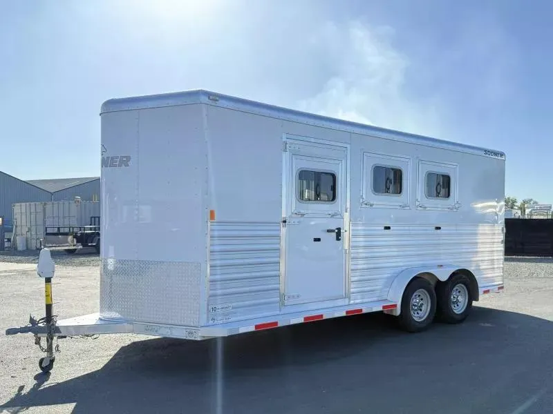 2015 Sooner 3 Horse SE BP Trailer - 7'6" Tall with Wide Stalls