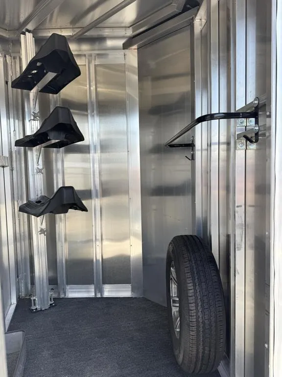 used Horse Trailers Exiss Trailers  for sale, in Galt, CA Thumbnail 18
