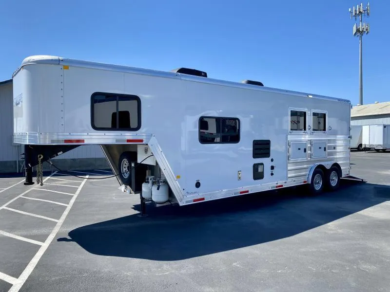 used Horse Trailers Merhow Trailers  for sale, in Galt, CA Thumbnail 26