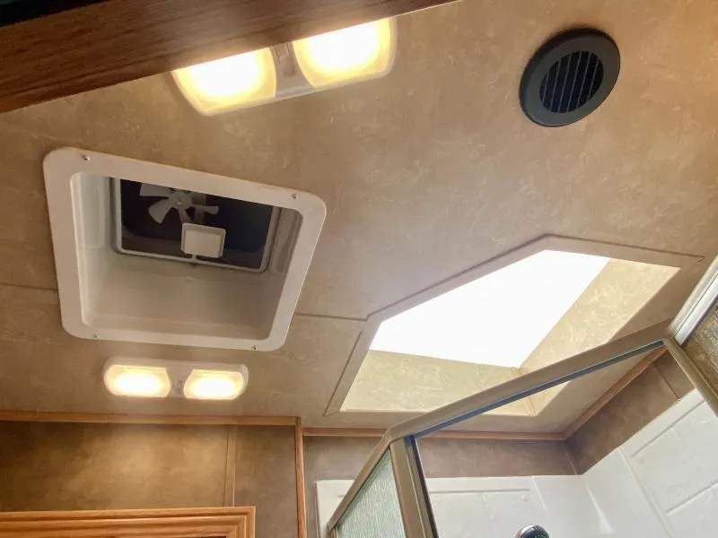 used Horse Trailers Exiss Trailers  for sale, in Galt, CA Thumbnail 17