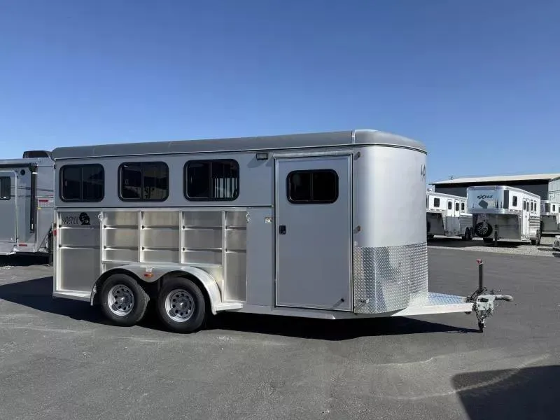 2018 Maverick Trailers 3 Horse Lite Deluxe BP Trailer