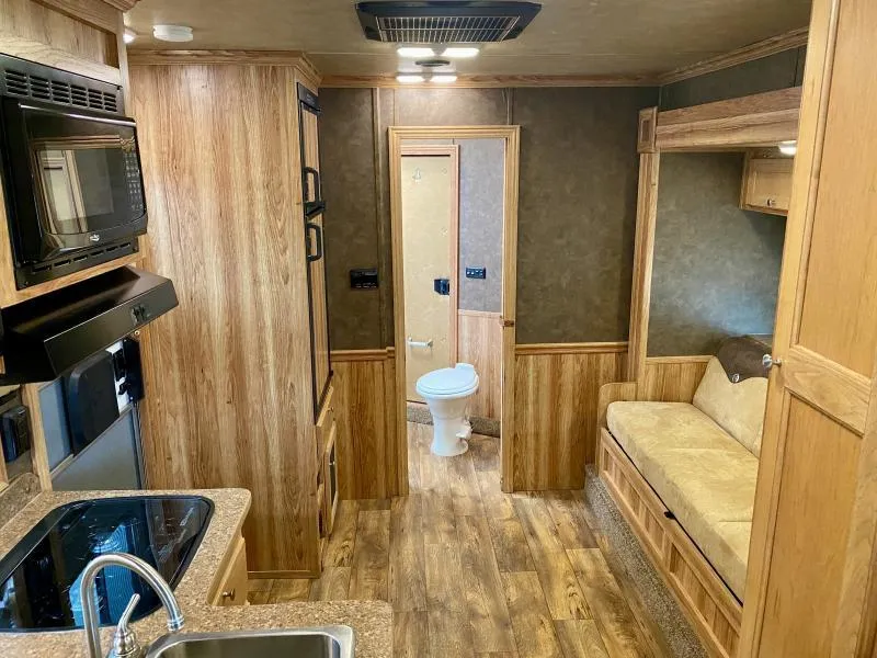 used Horse Trailers Exiss Trailers  for sale, in Galt, CA Thumbnail 9