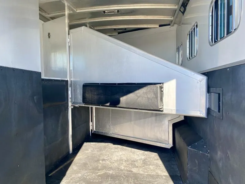 used Horse Trailers Exiss Trailers  for sale, in Galt, CA Thumbnail 22