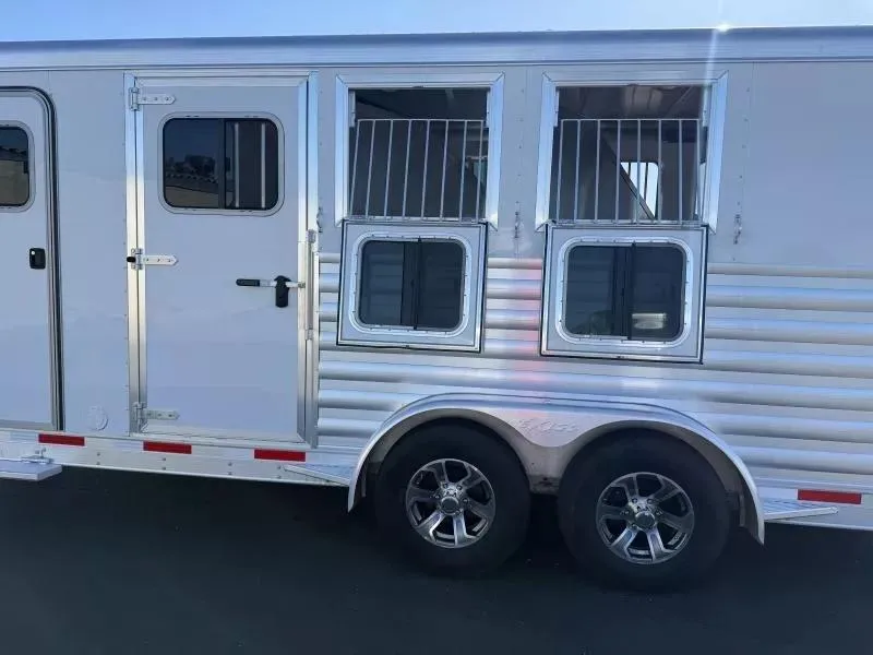used Horse Trailers Exiss Trailers  for sale, in Galt, CA Thumbnail 9