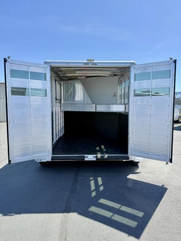 used Horse Trailers Sundowner Trailers  for sale, in Galt, CA Thumbnail 8