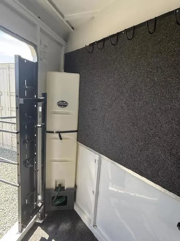 used Horse Trailers Logan Coach  for sale, in Galt, CA Thumbnail 9